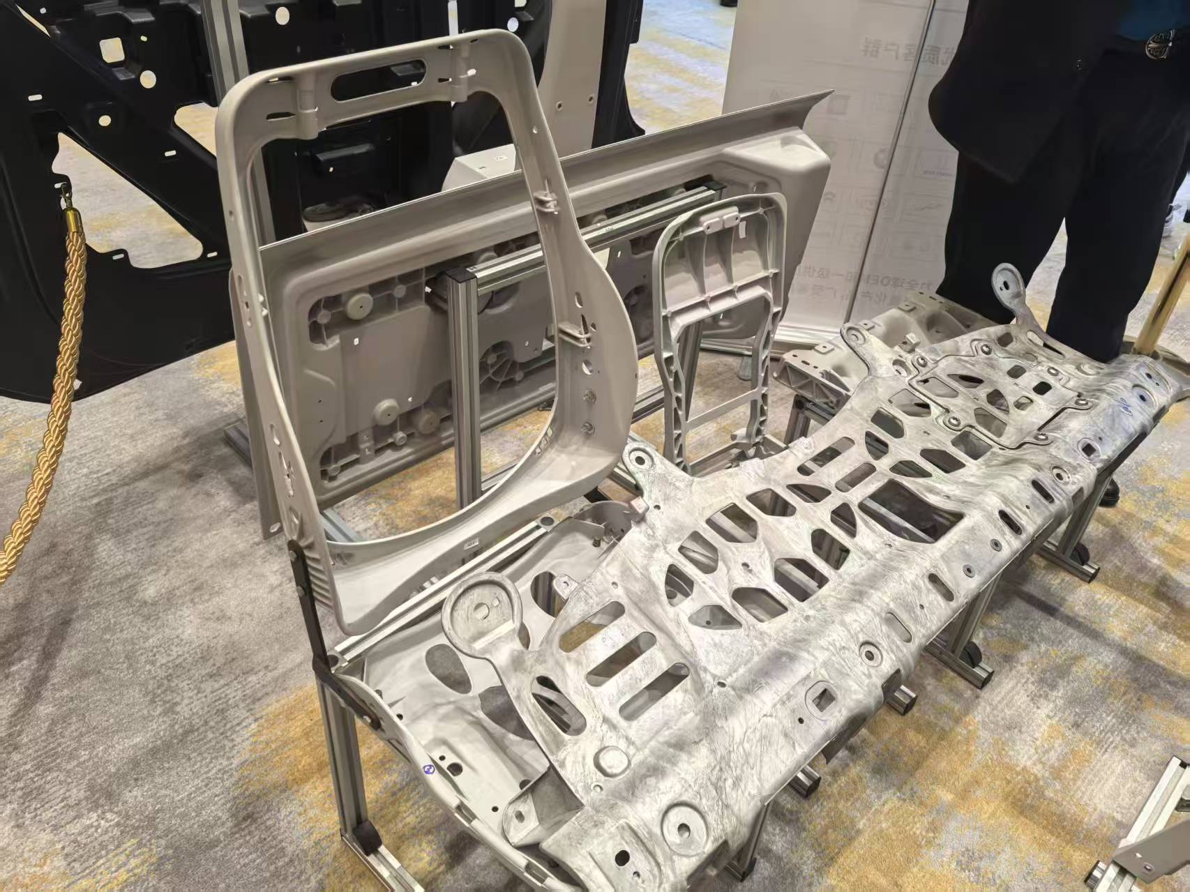 壓鑄脫模劑100問（48）鎂合金高壓壓鑄中模具溫度控制的核心要求是什么？如何實現？對于脫模劑的要求是什么？